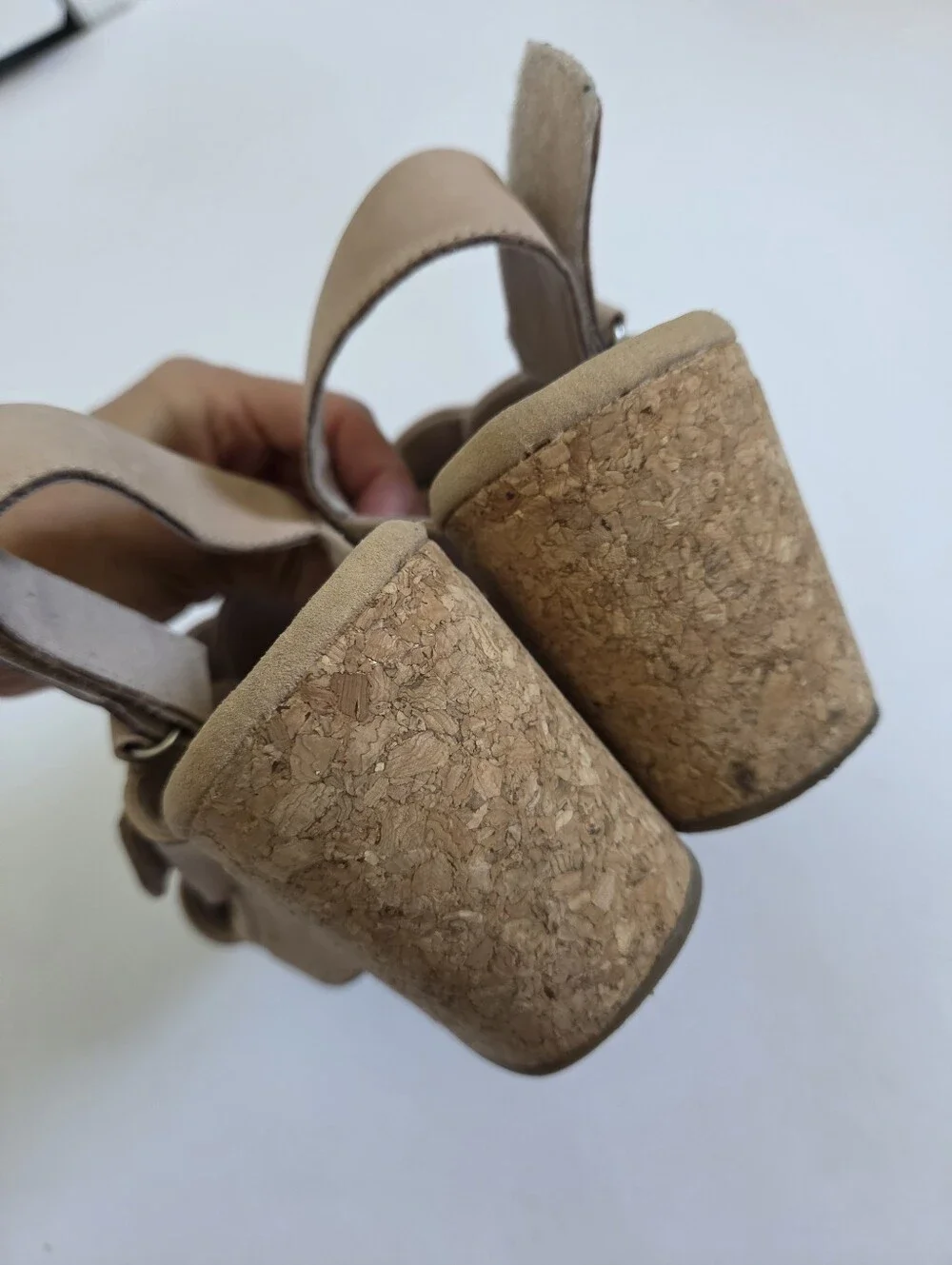 Clarks Giselle Dove Wedge Sandals in Sand Nubuck leather size 9